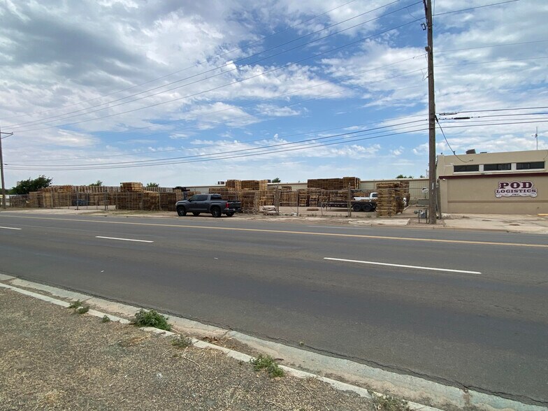 More Photos Of 3333 SE 3rd Ave, Amarillo Warehouse For Lease