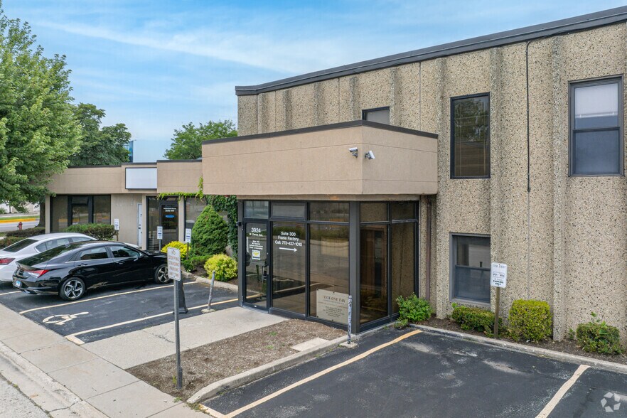 More Photos Of 3924 W Devon Ave, Lincolnwood Light Distribution For Sale