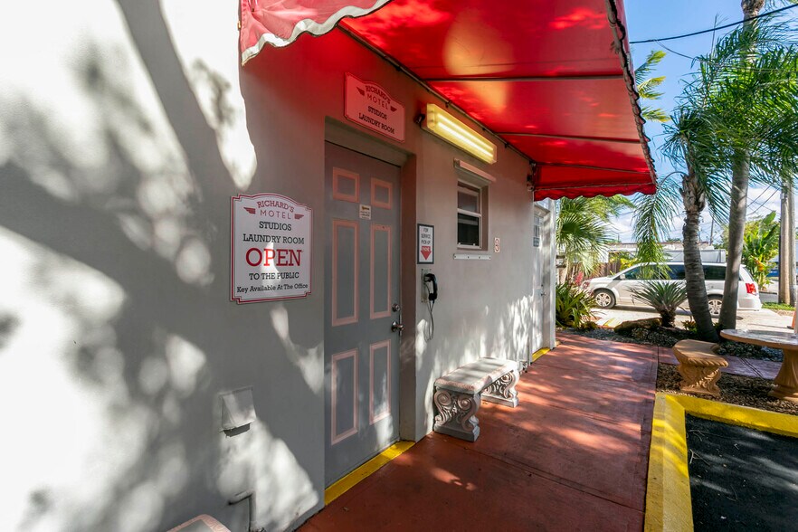 More Photos Of 1770 Plunkett St, Hollywood Hospitality For Sale