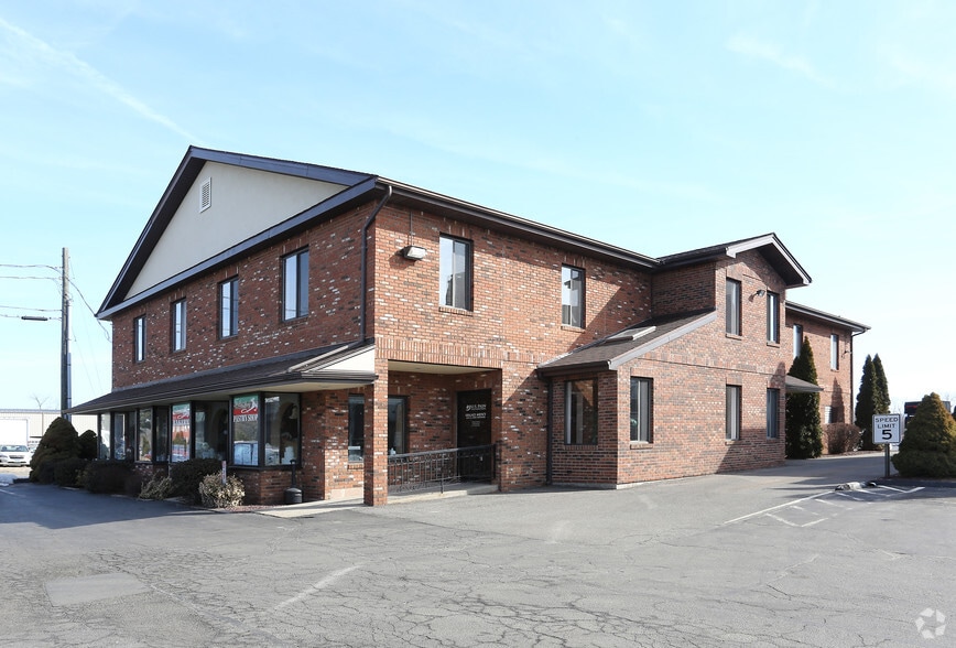 Primary Photo Of 660-670 Newfield St, Middletown Office For Lease
