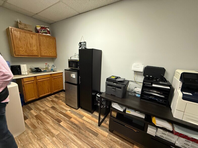 More Photos Of 4720 200th St SW, Lynnwood Office For Lease