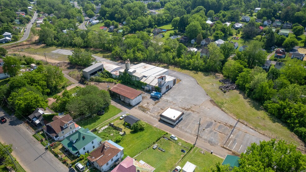 More Photos Of 111 E Mary St, Bristol Warehouse For Lease