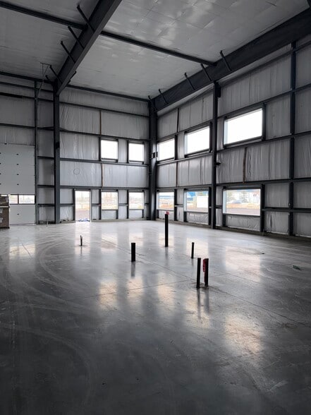 More Photos Of 6 Wrangler Pl, Rocky View No 44 Service For Lease