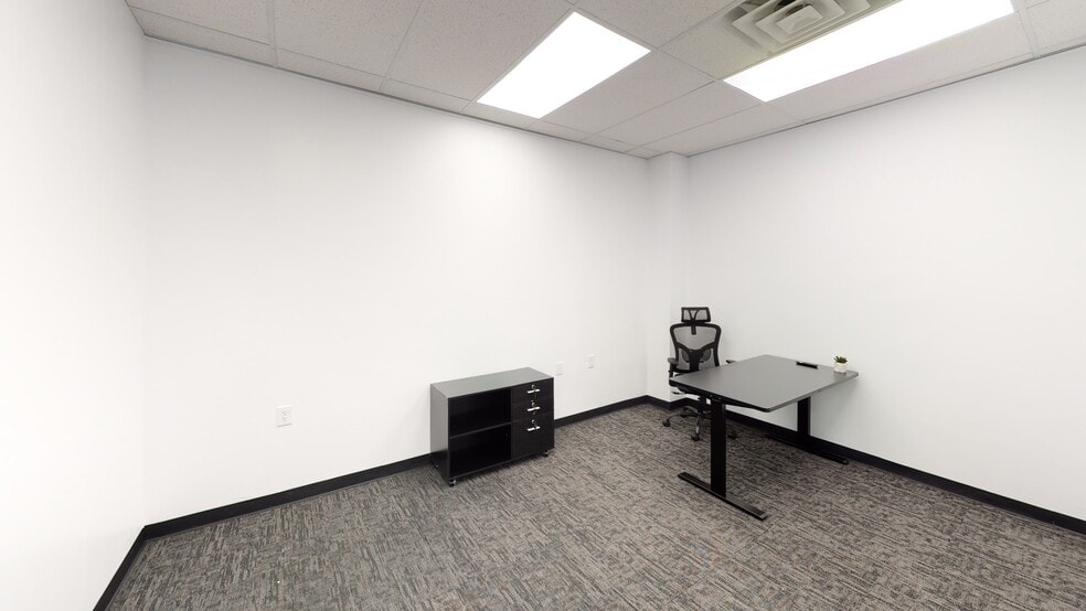 More Photos Of 35 N Park St, Mansfield Office For Sale