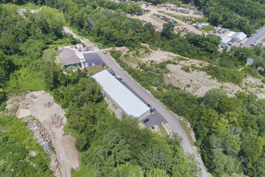 More Photos Of 412 Maple Ave, Uncasville Service For Lease