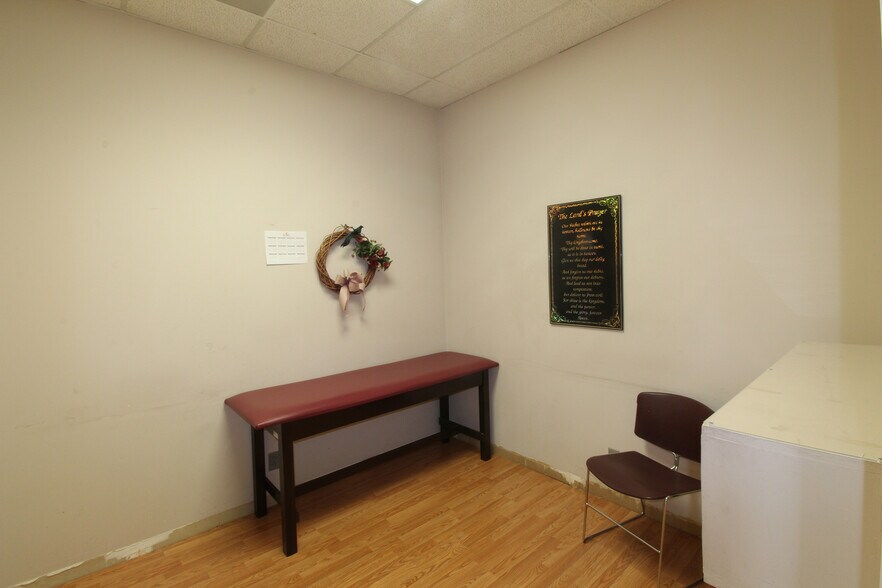 More Photos Of 5911-5921 Rutledge Pike, Knoxville Medical For Sale