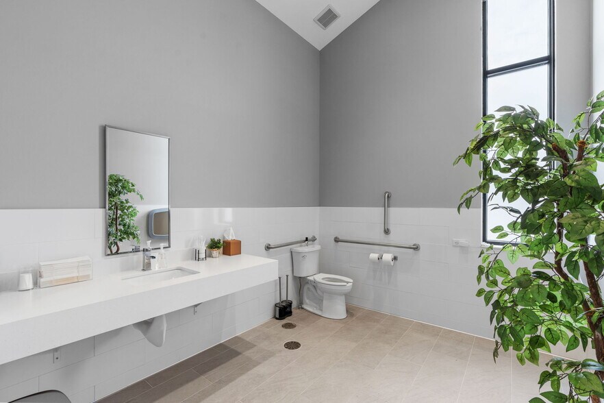 More Photos Of 18389 Orchard Trl, Lakeville Medical For Lease