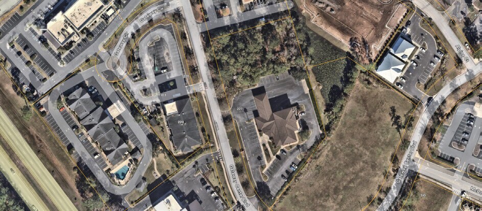 More Photos Of 227 Gateway Center Blvd, Brunswick Bank For Lease