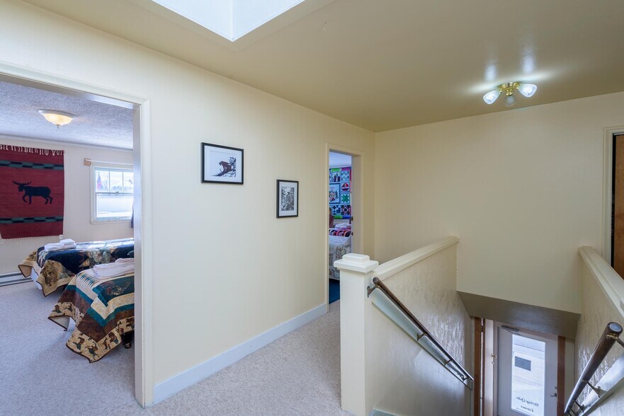 More Photos Of 21 E Pine, Pinedale General Retail For Sale