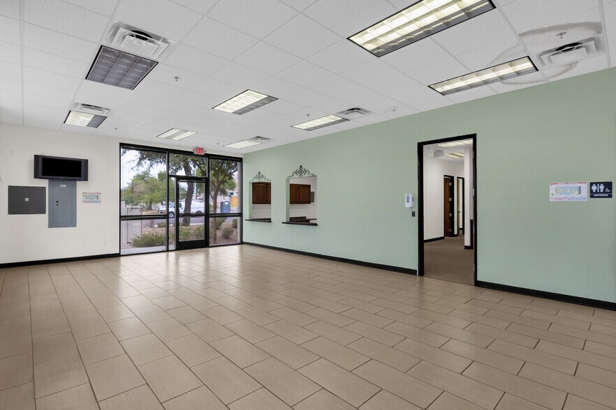 More Photos Of 70 N McClintock Dr, Chandler Medical For Sale
