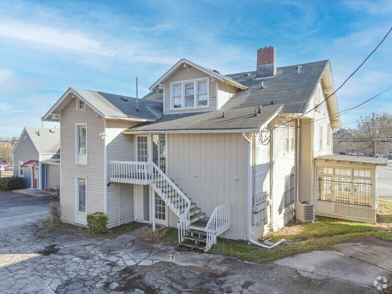 More Photos Of 125 N Tradd St, Statesville Office For Sale