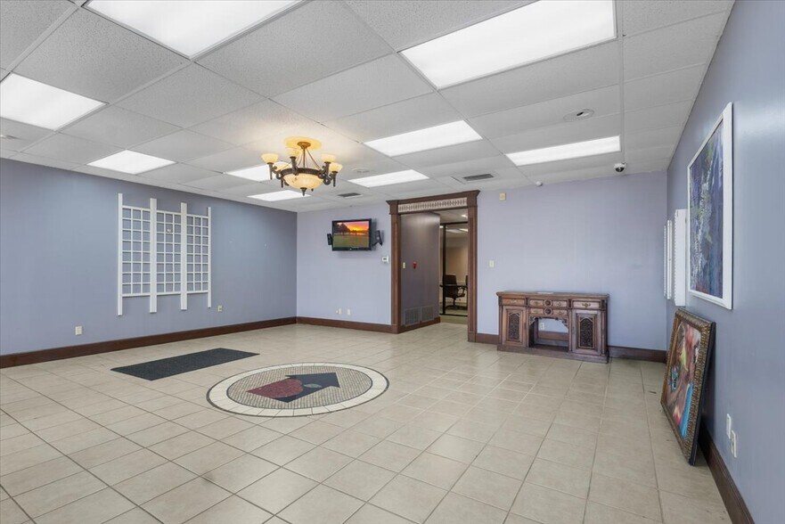 More Photos Of 9846 State Highway 31 E, Tyler Medical For Sale
