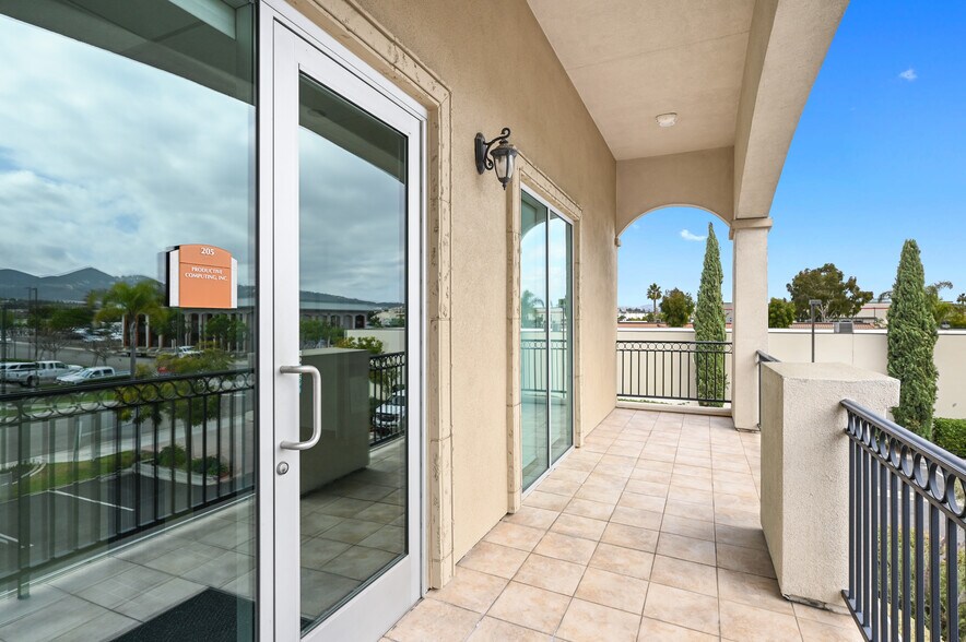 More Photos Of 950 Boardwalk, San Marcos Office For Sale