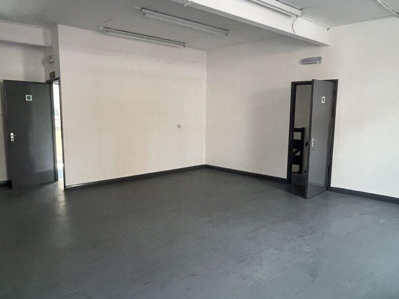 More Photos Of 8 High St, Ramsgate Storefront Retail Residential For Lease