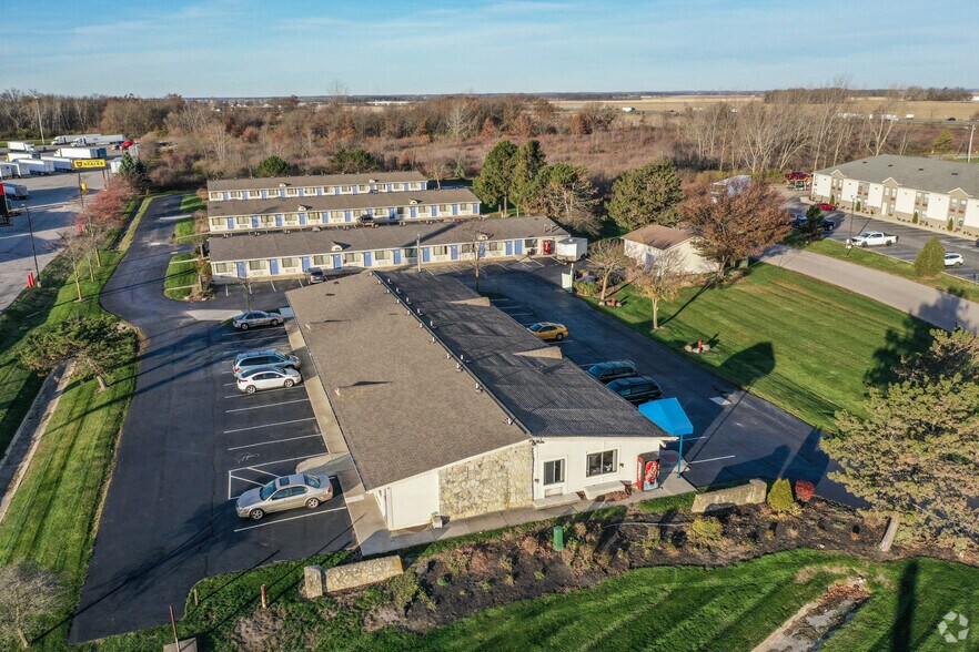 More Photos Of 870 US-42 NE, London Hotel For Sale