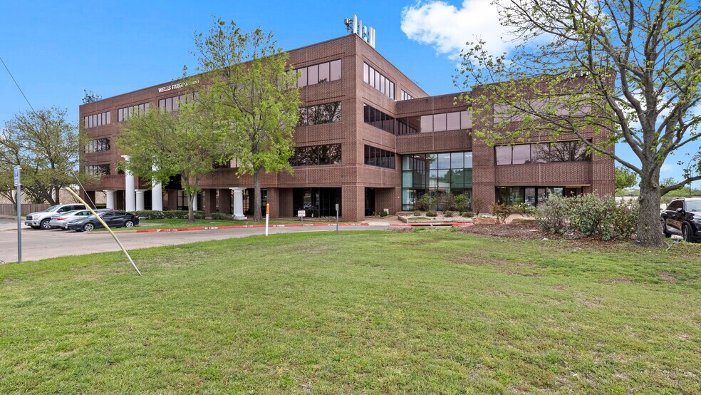 Primary Photo Of 600 E Taylor St, Sherman Office For Lease