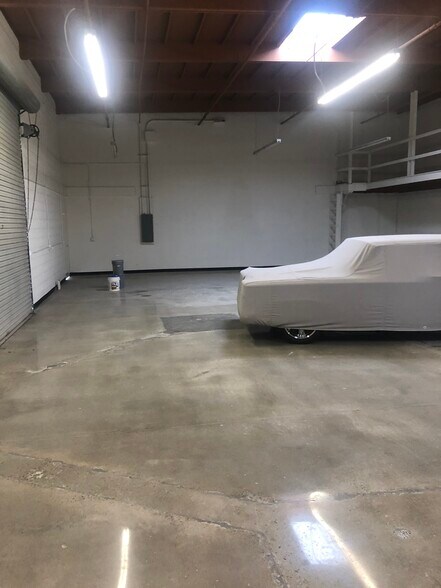 More Photos Of 2014 Placentia Ave, Costa Mesa Manufacturing For Lease