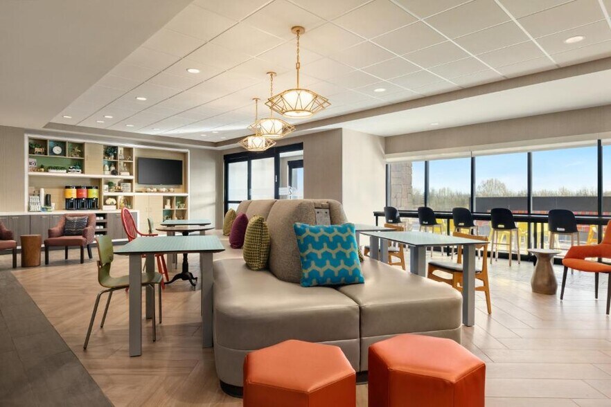 More Photos Of 400 Bellwood Dr, Rochester Hotel For Sale