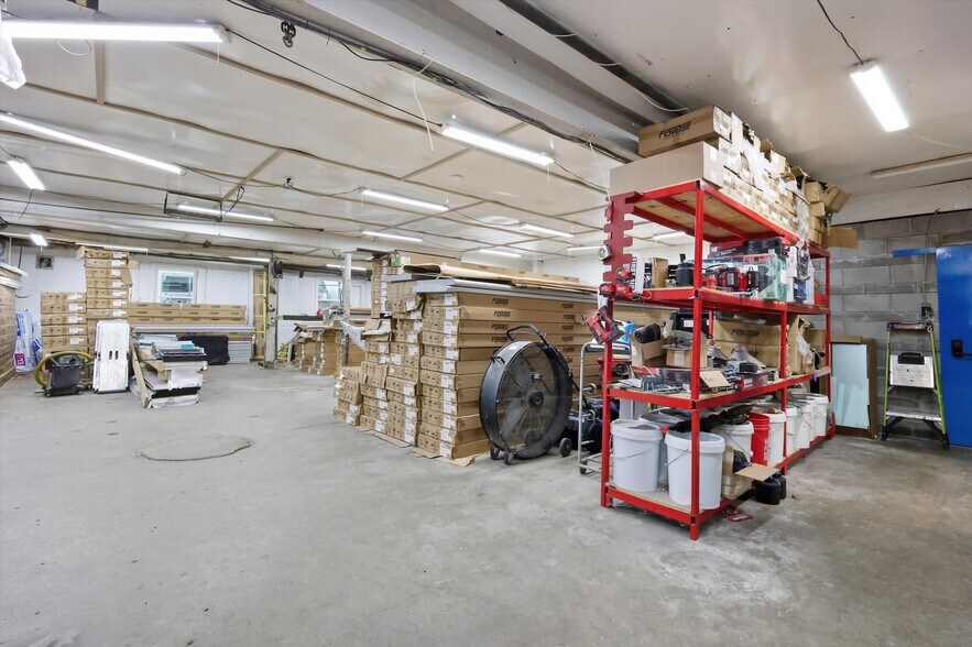 More Photos Of 7511 Leavenworth Rd, Kansas City Auto Repair For Sale