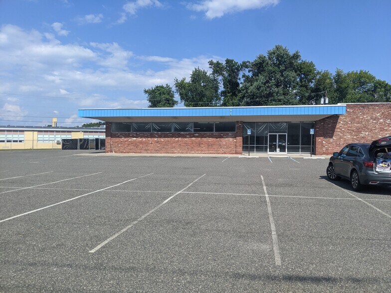 More Photos Of 162 S Broadway, Pennsville Freestanding For Lease
