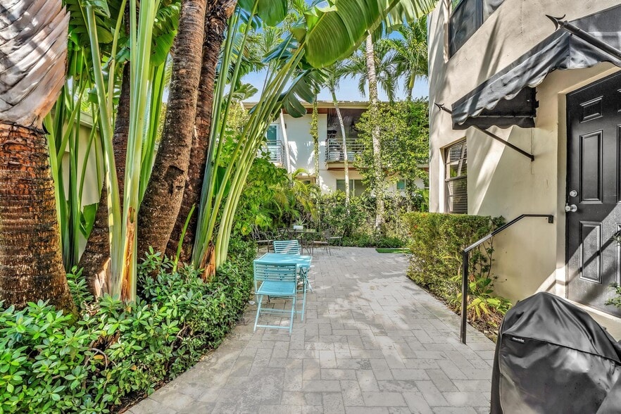 More Photos Of 836 W 40th St, Miami Beach Apartments For Sale