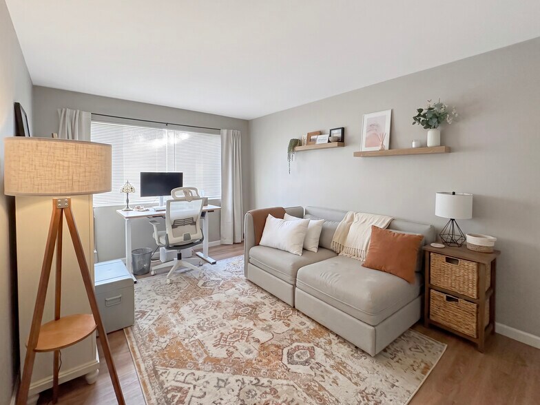 More Photos Of 1920 Latham St, Mountain View Apartments For Sale