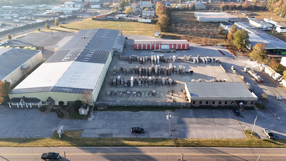 Primary Photo Of 9525 Macon Rd, Cordova Light Distribution For Sale