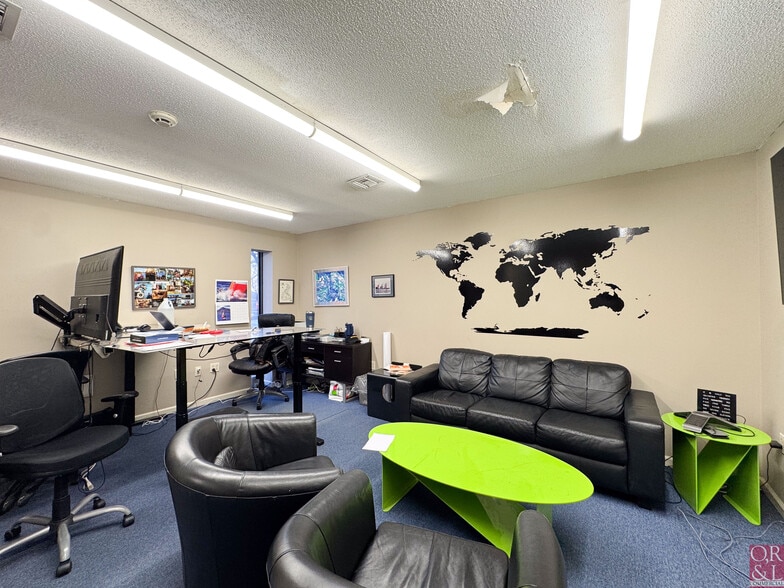 More Photos Of 10 Denlar Dr, Chester Manufacturing For Lease