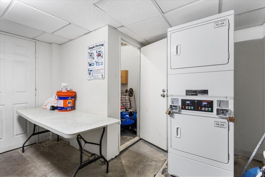 More Photos Of 498 25th St, Oakland Apartments For Sale