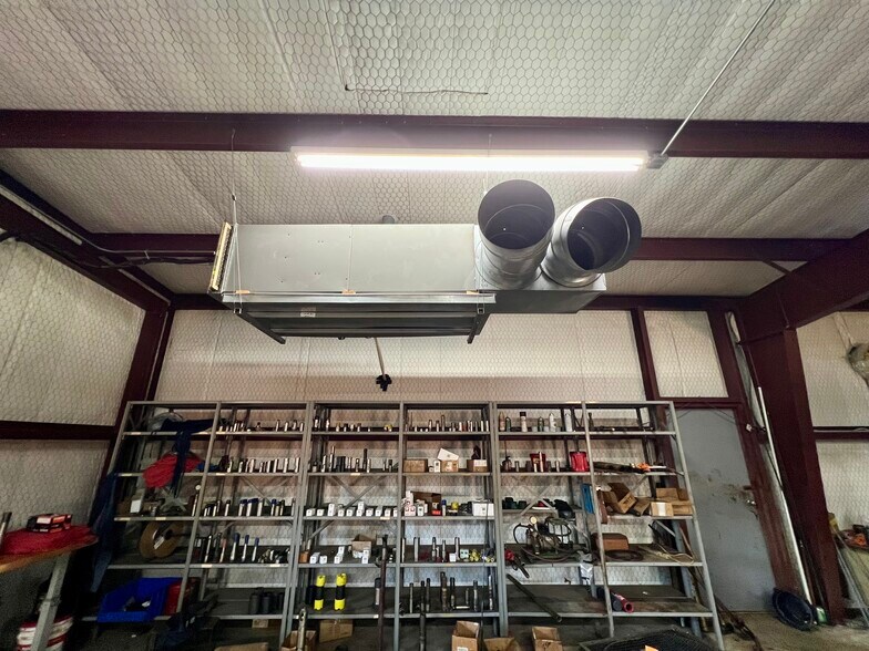 More Photos Of 402 Bermuda st, Quitman Flex For Sale