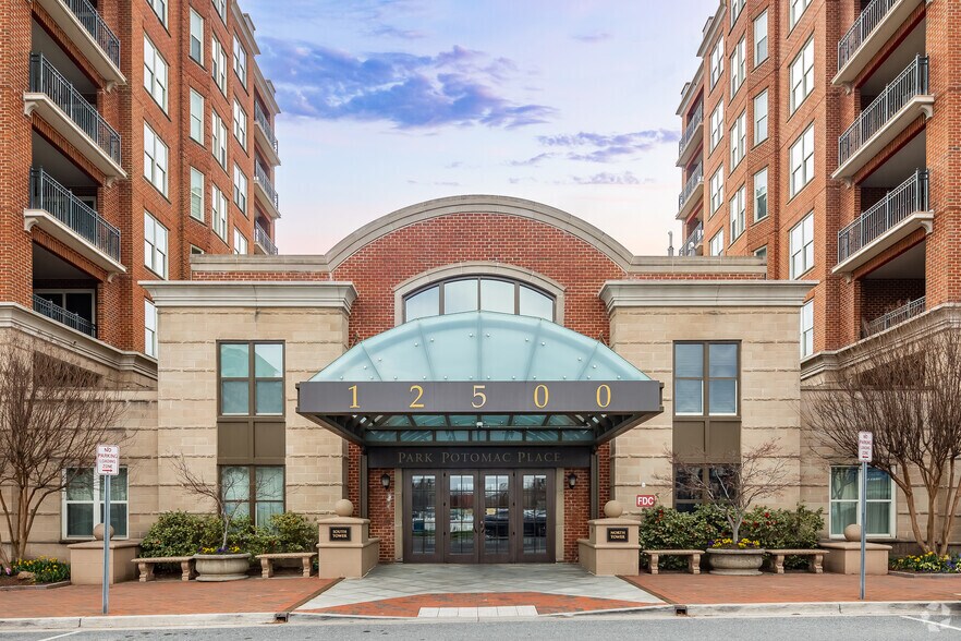 More Photos Of 12500 Park Potomac Pl, Potomac Apartments For Lease