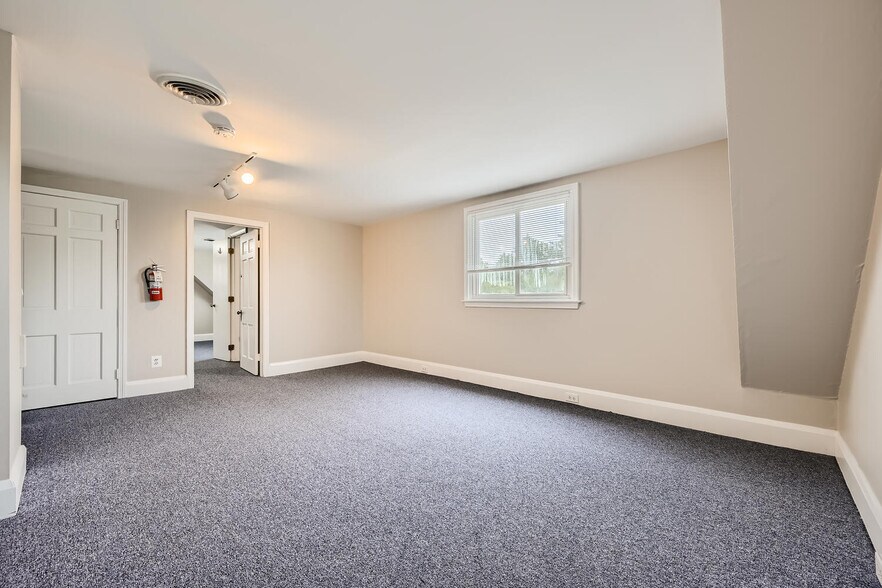 More Photos Of 1805 E Joppa Rd, Towson Office For Sale