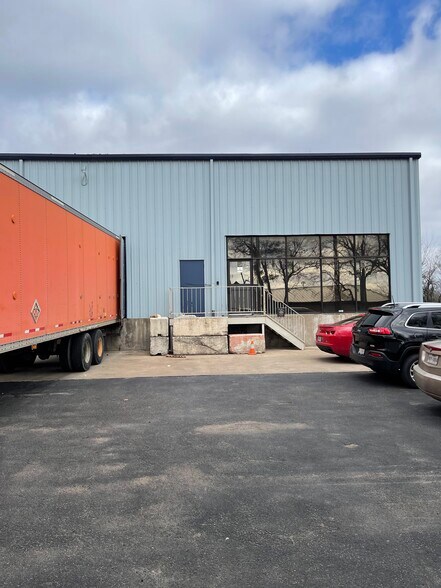 More Photos Of 9709 Brown Ln, Austin Unknown For Lease