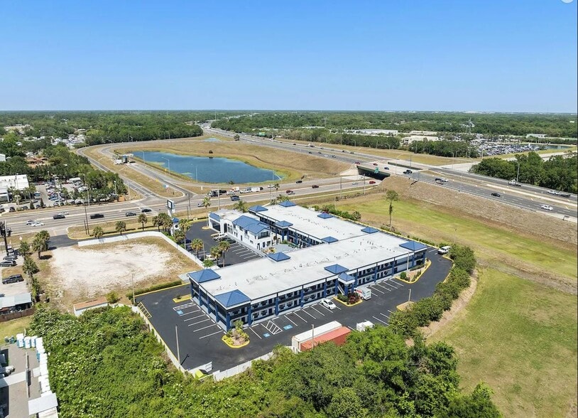 Primary Photo Of 8750 E Colonial Dr, Orlando Hotel For Sale