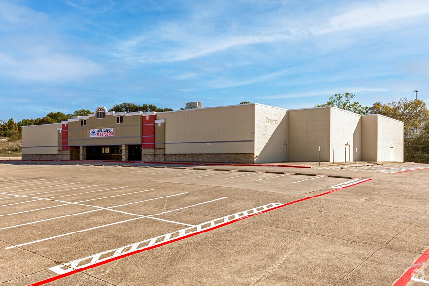 More Photos Of 6801-7049 Ridgmar Meadow Rd, Fort Worth Unknown For Lease