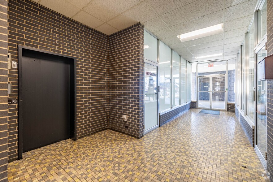 More Photos Of 24 Compton Rd, Cincinnati Medical For Sale