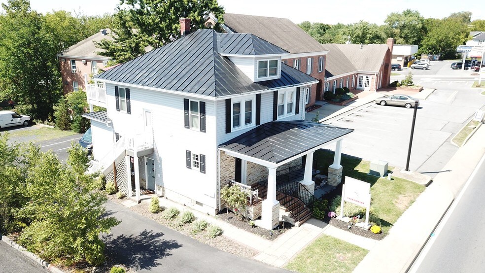 More Photos Of 1019 Berryville Ave, Winchester Storefront Retail Residential For Sale