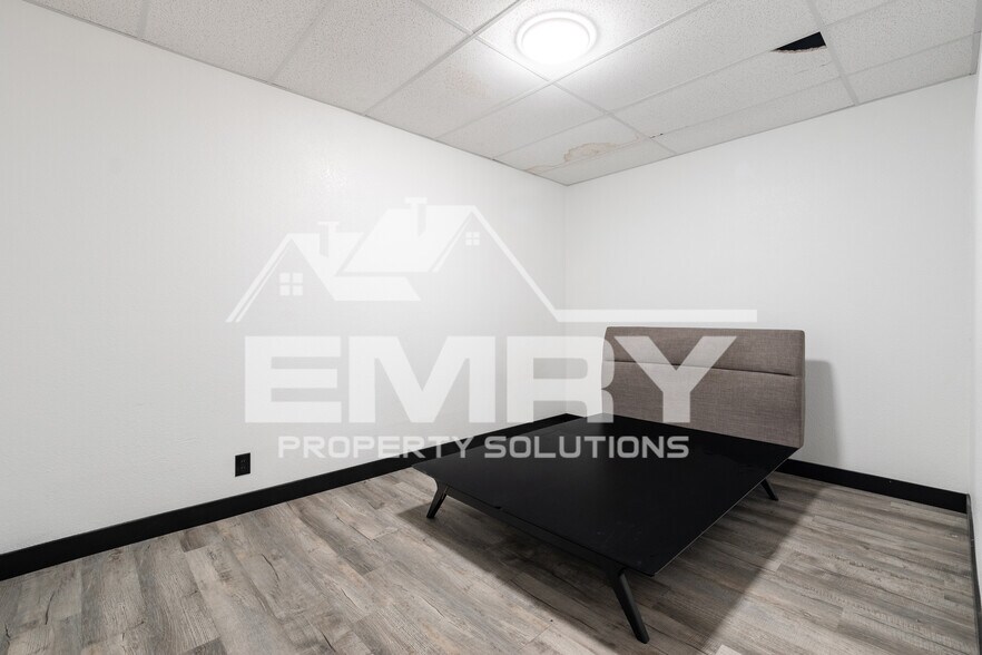 More Photos Of 942 S Gerhart Ave, Commerce Coworking Space