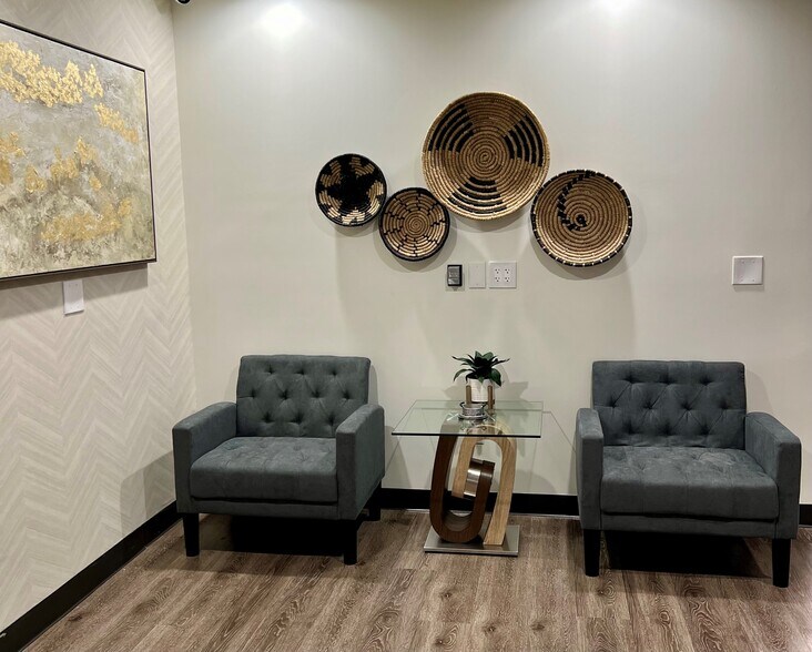 More Photos Of 4221 Wilshire Blvd, Los Angeles Loft Creative Space For Lease