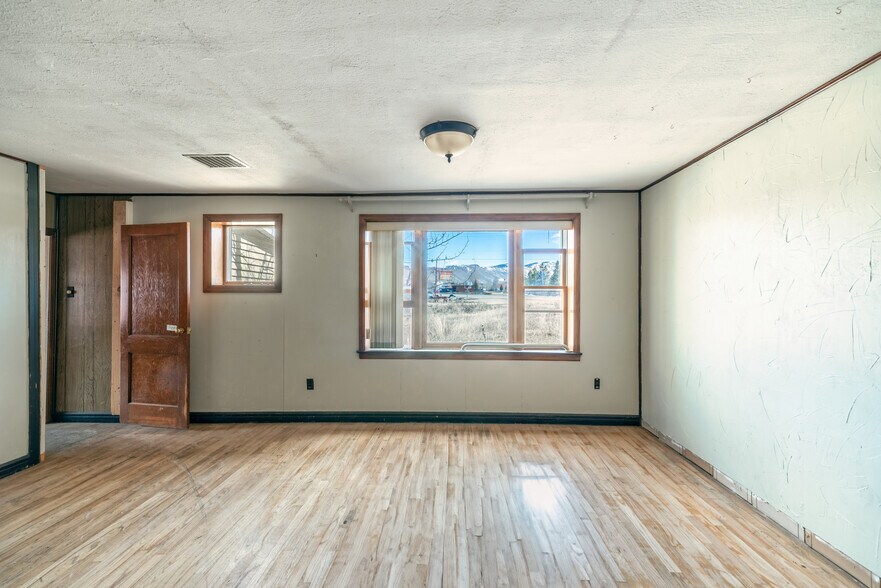 More Photos Of 121 Byers Ave, Hot Sulphur Springs Storefront Retail Residential For Sale