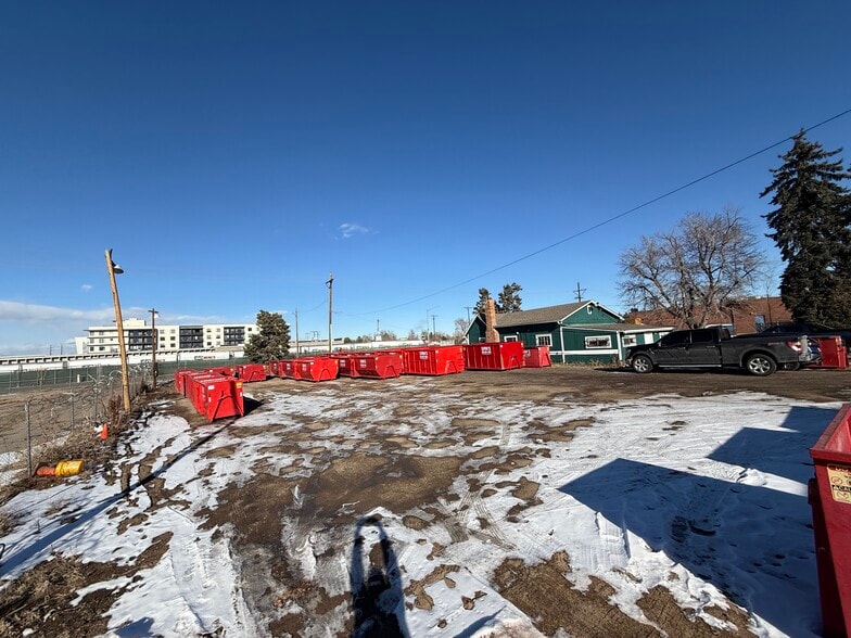 More Photos Of 1408 W Quincy Ave, Englewood Manufacturing For Lease