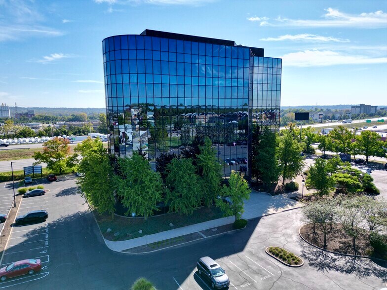 More Photos Of 11260 Chester Rd, Cincinnati Office For Lease