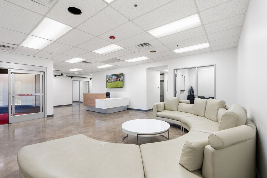 More Photos Of 13702 Gamma Rd, Dallas Light Manufacturing For Sale