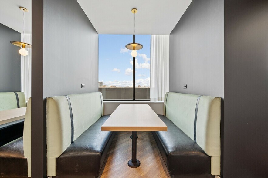 More Photos Of 808 N Cleveland Ave, Chicago Apartments For Lease