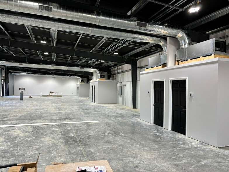 More Photos Of 230 Casey's Ln, Flowood Light Distribution For Lease