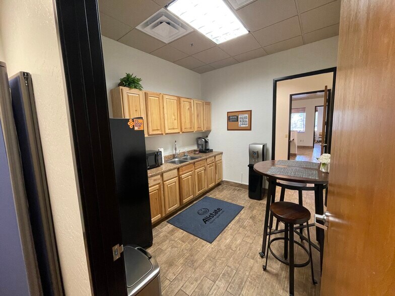 More Photos Of 10565 N 114th St, Scottsdale Office For Lease
