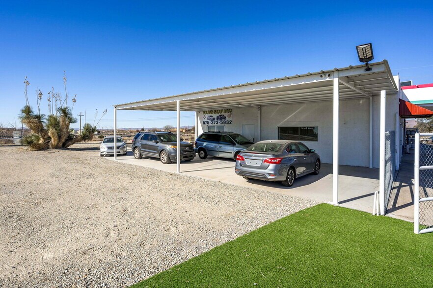More Photos Of 5701 N Jornada Rd, Las Cruces Service Station For Sale