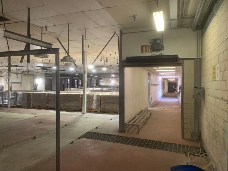 More Photos Of 2222 S East Ave, Fresno Food Processing For Lease