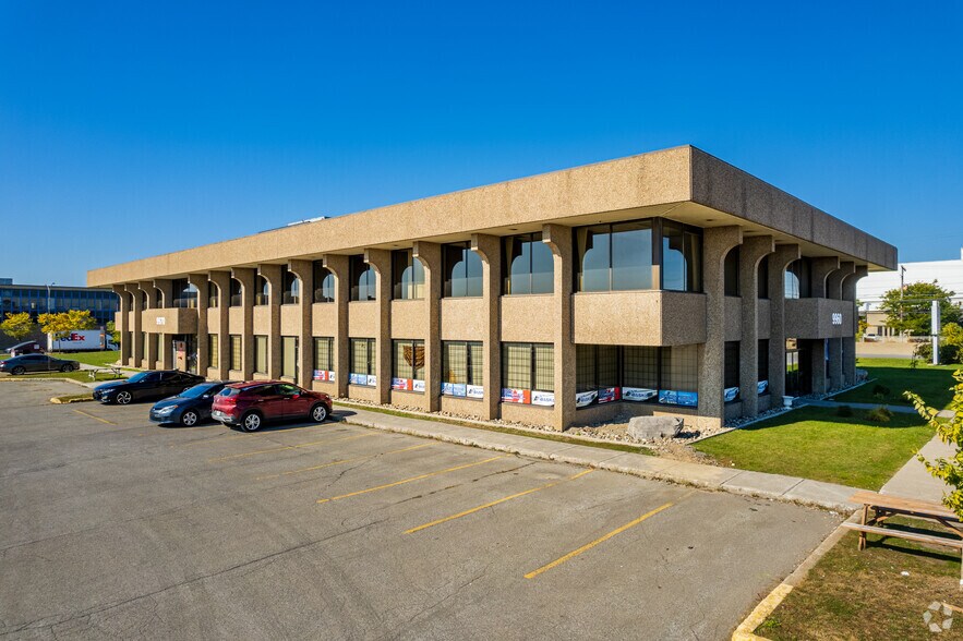 More Photos Of 9960-9970 De La Côte-De-Liesse, Dorval Office For Lease