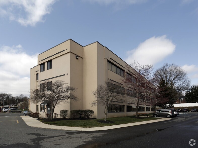 More Photos Of 6 Denny Rd, Wilmington Office For Lease